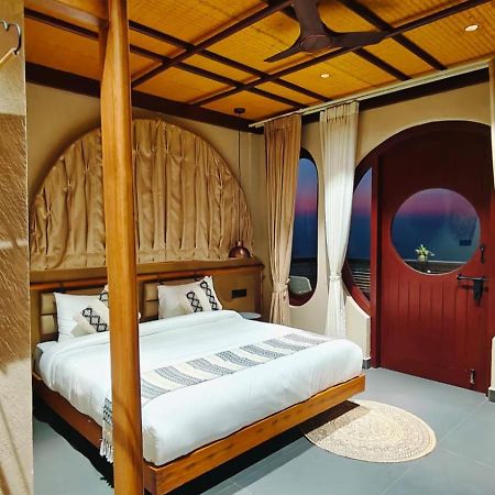 Himalayan Hobbit House Hotel Almora Exterior photo