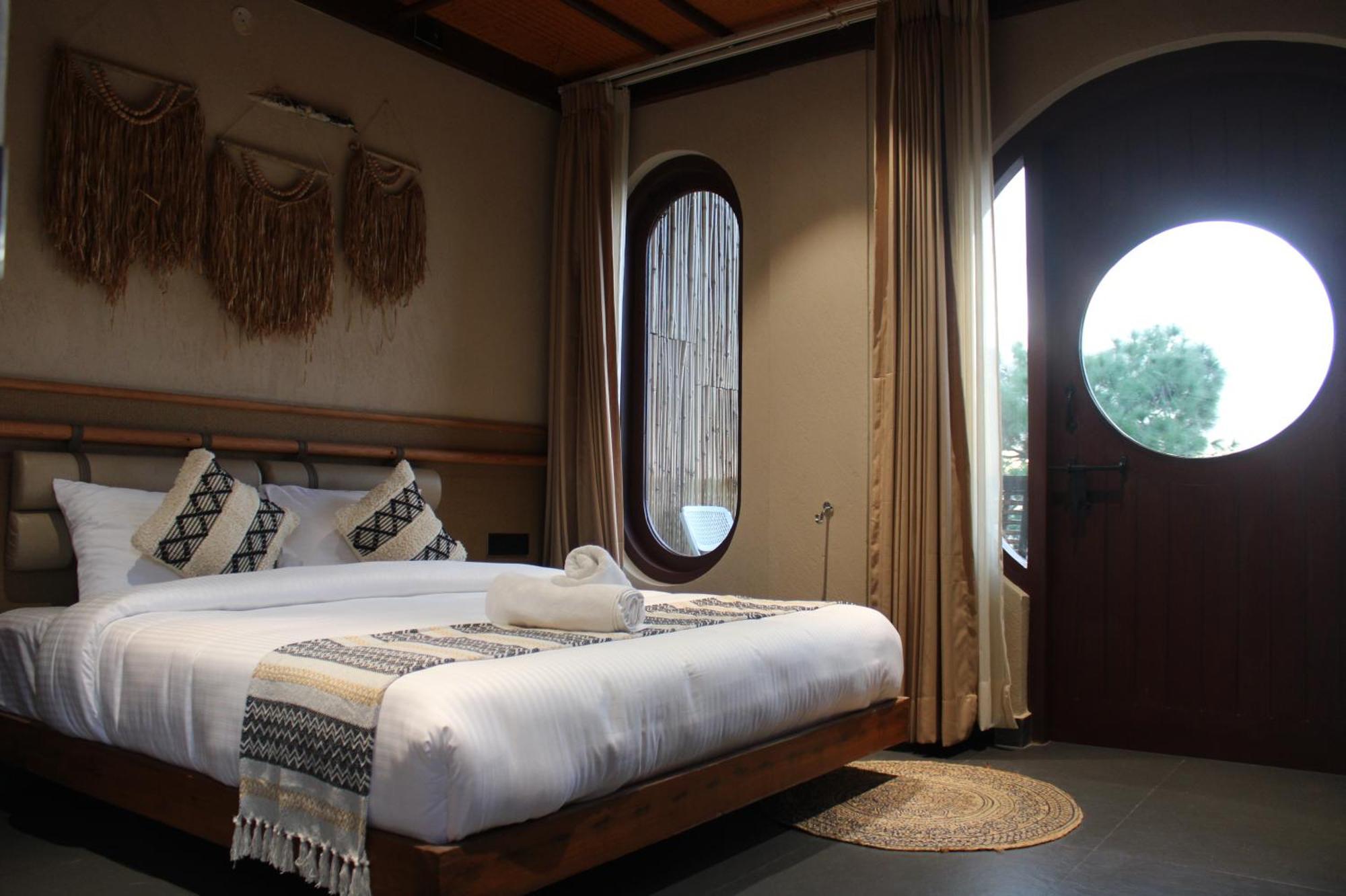 Himalayan Hobbit House Hotel Almora Exterior photo