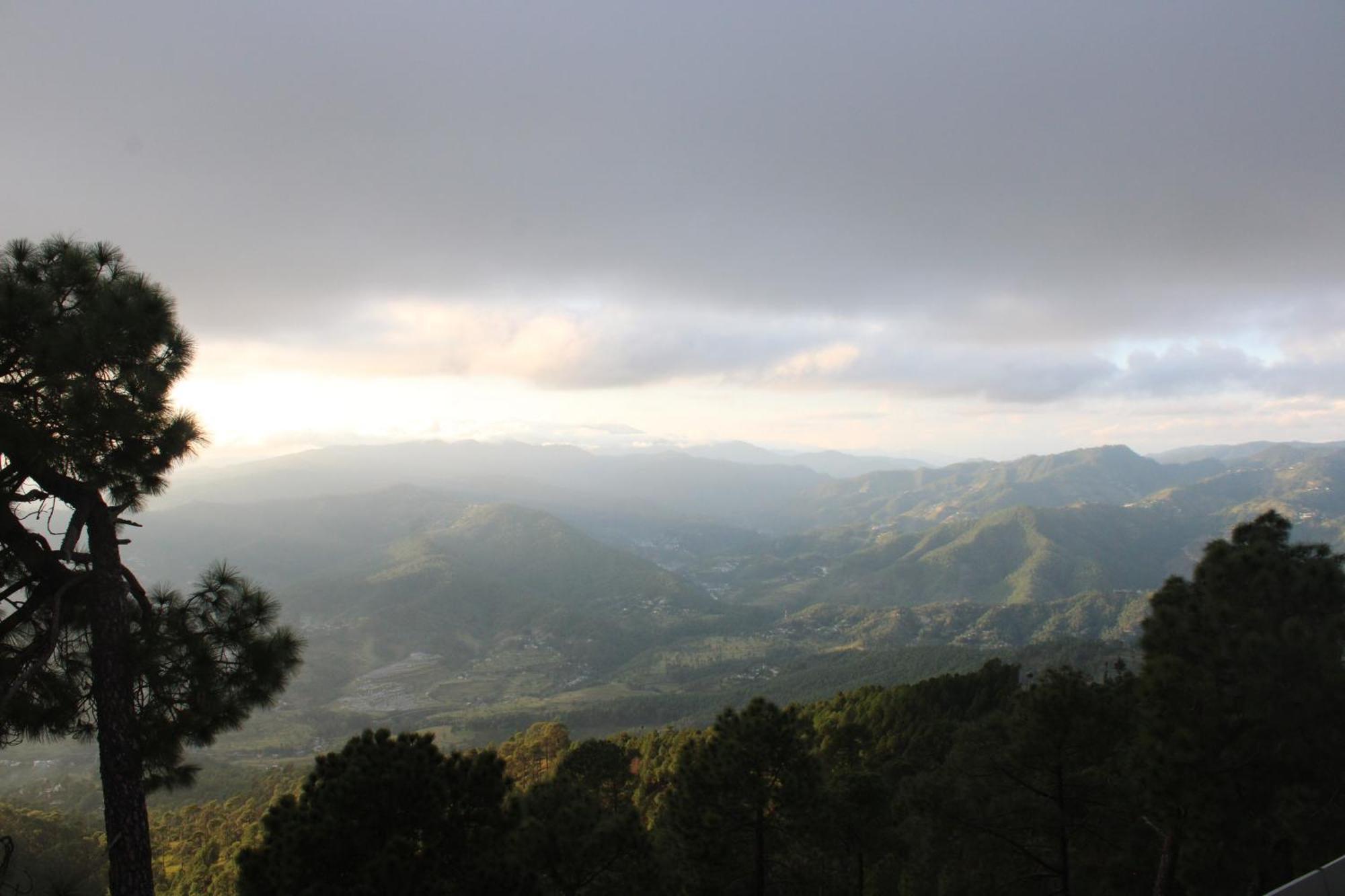 Himalayan Hobbit House Hotel Almora Exterior photo
