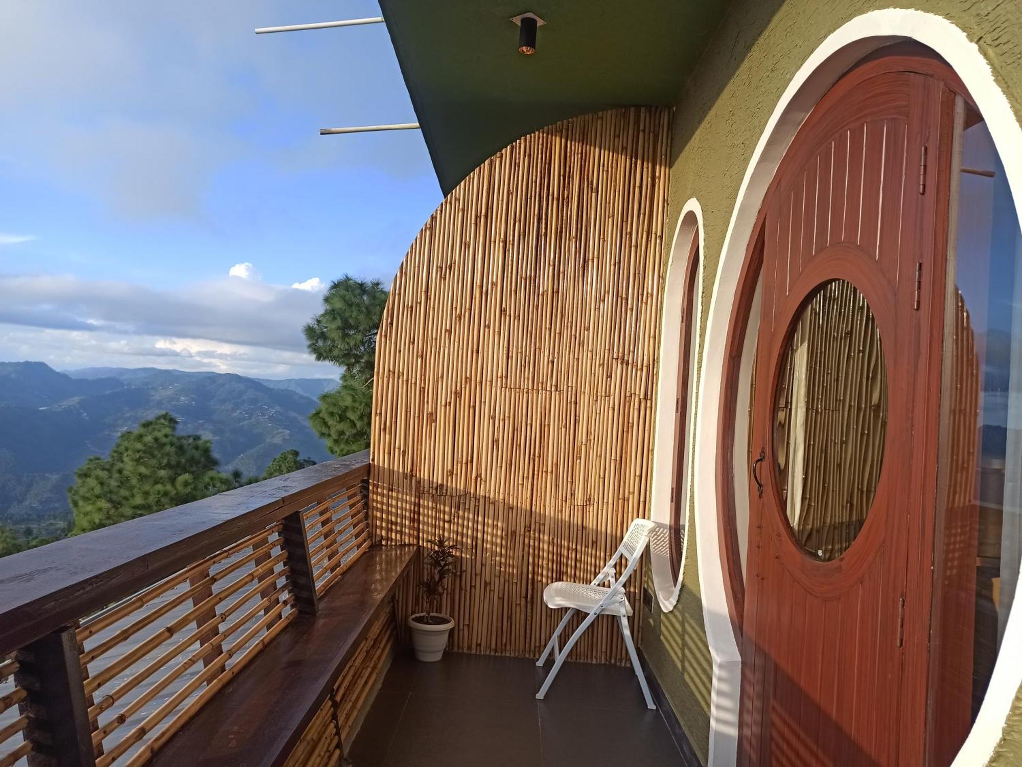Himalayan Hobbit House Hotel Almora Exterior photo