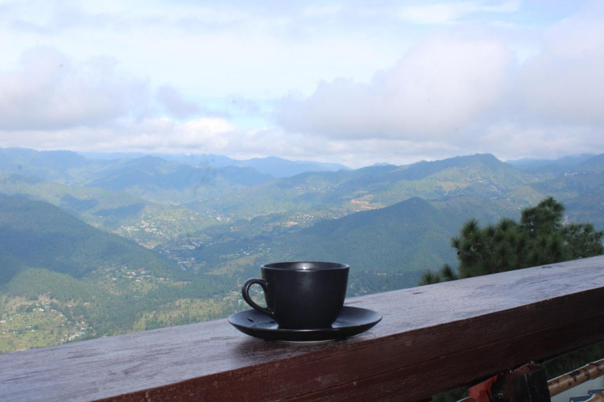 Himalayan Hobbit House Hotel Almora Exterior photo