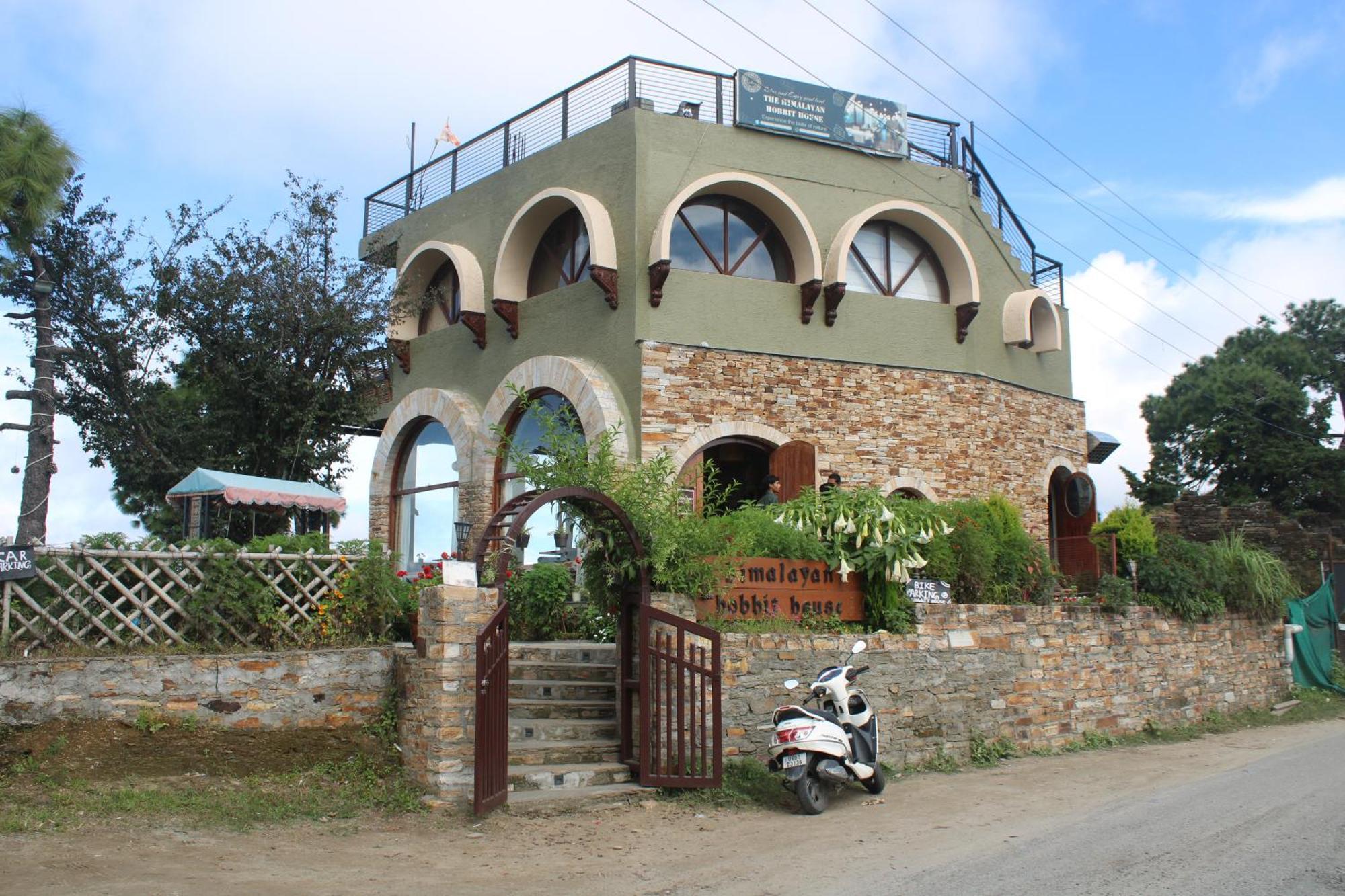 Himalayan Hobbit House Hotel Almora Exterior photo