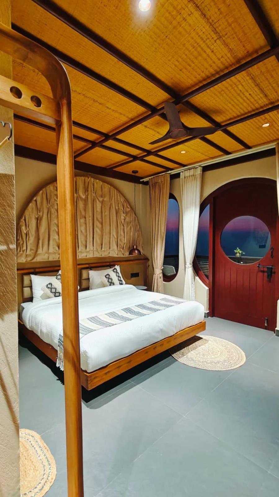 Himalayan Hobbit House Hotel Almora Exterior photo